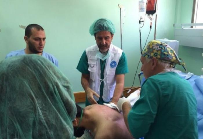 Un equipo de Médicos del Mundo durante una operación realizada en Gaza. MÉDICOS DEL MUNDO