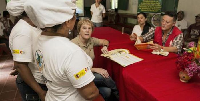 Visita de técnicos de la AECID al proyecto de soberanía alimentaria de la ONGD "Amigos de la Tierra" en Choluteca