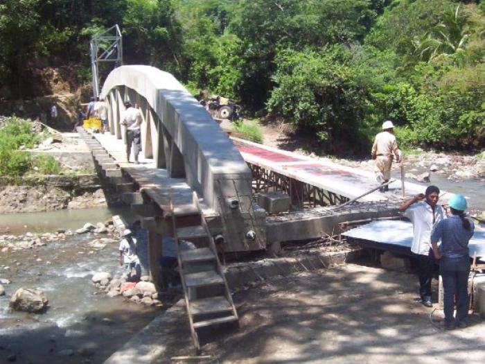 Infraestructura financiada con fondos extremeños en El Salvador.